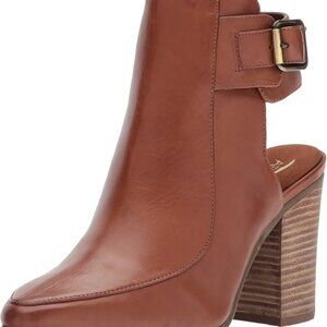 Aerosoles Square Up